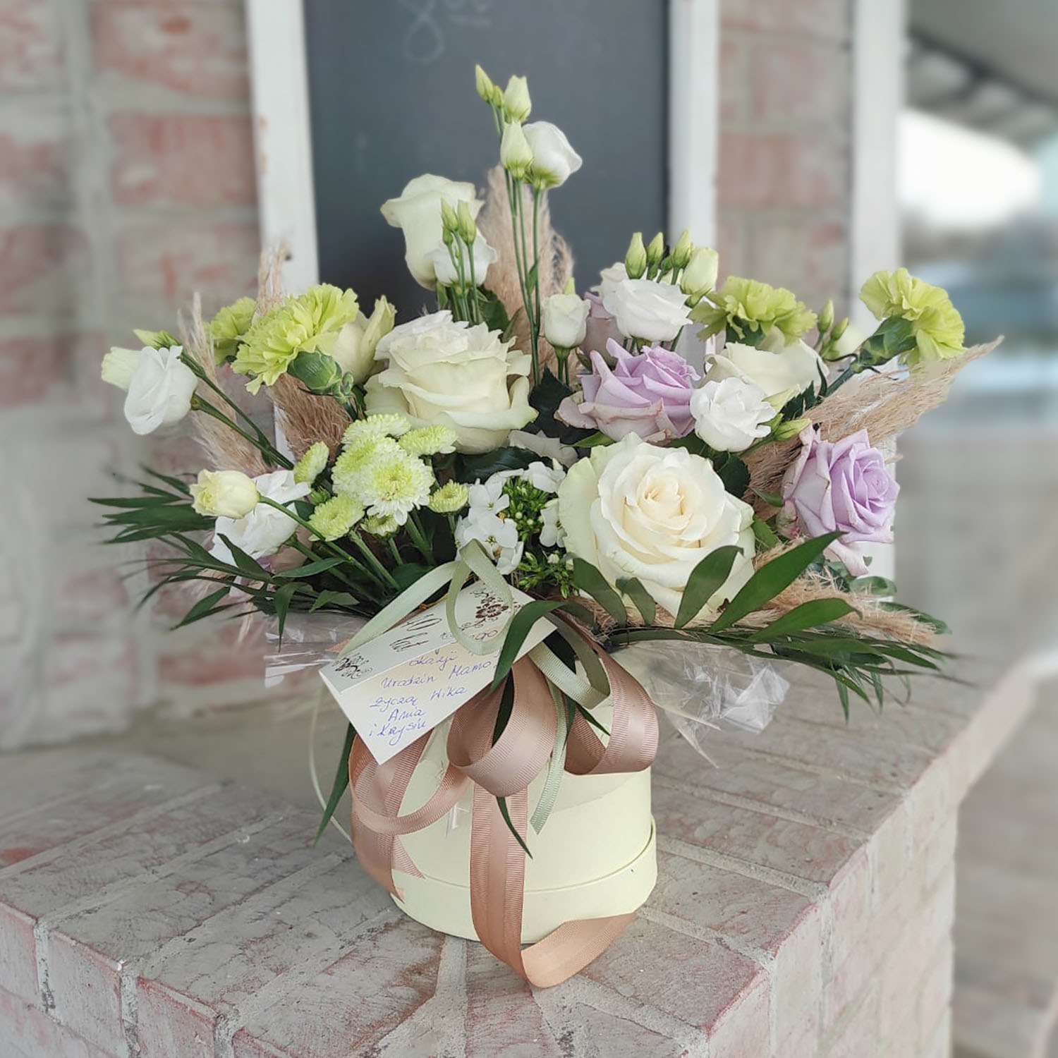 Flower box jasny – róże – Kwiaciarnia Bukiecik Jawor